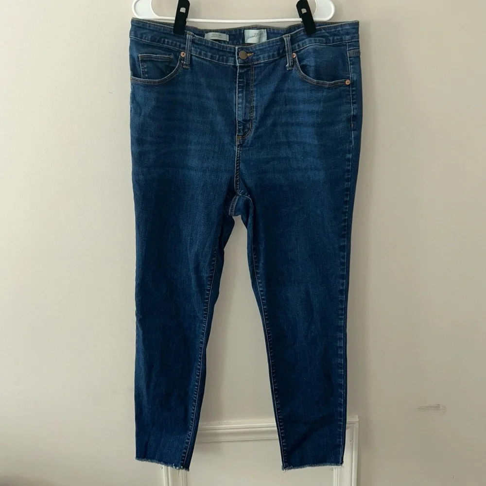 Universal Thread Blue High Rise Skinny Jeans - Picture 1 of 4